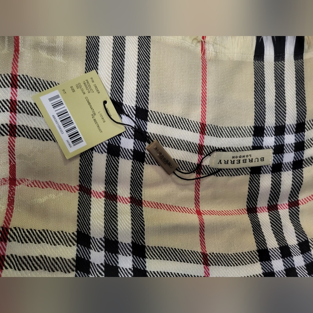Scarf - Picture 5 of 8